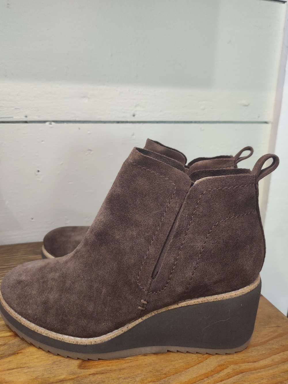 Sofft Emeree Taupe Suede Wedge Ankle Booties 7M - Picture 3 of 6